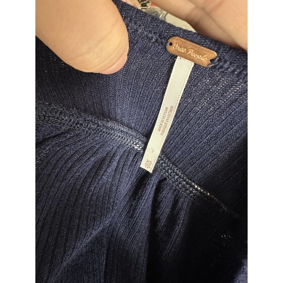 💗 Free People Navy Long Sleeve Top || Size XS - Picture 6 of 10